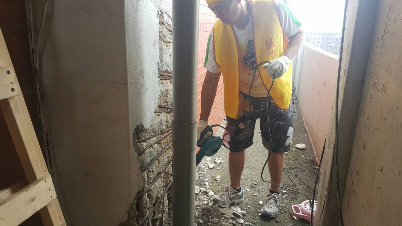 施作處表層粉塵吹淨清理