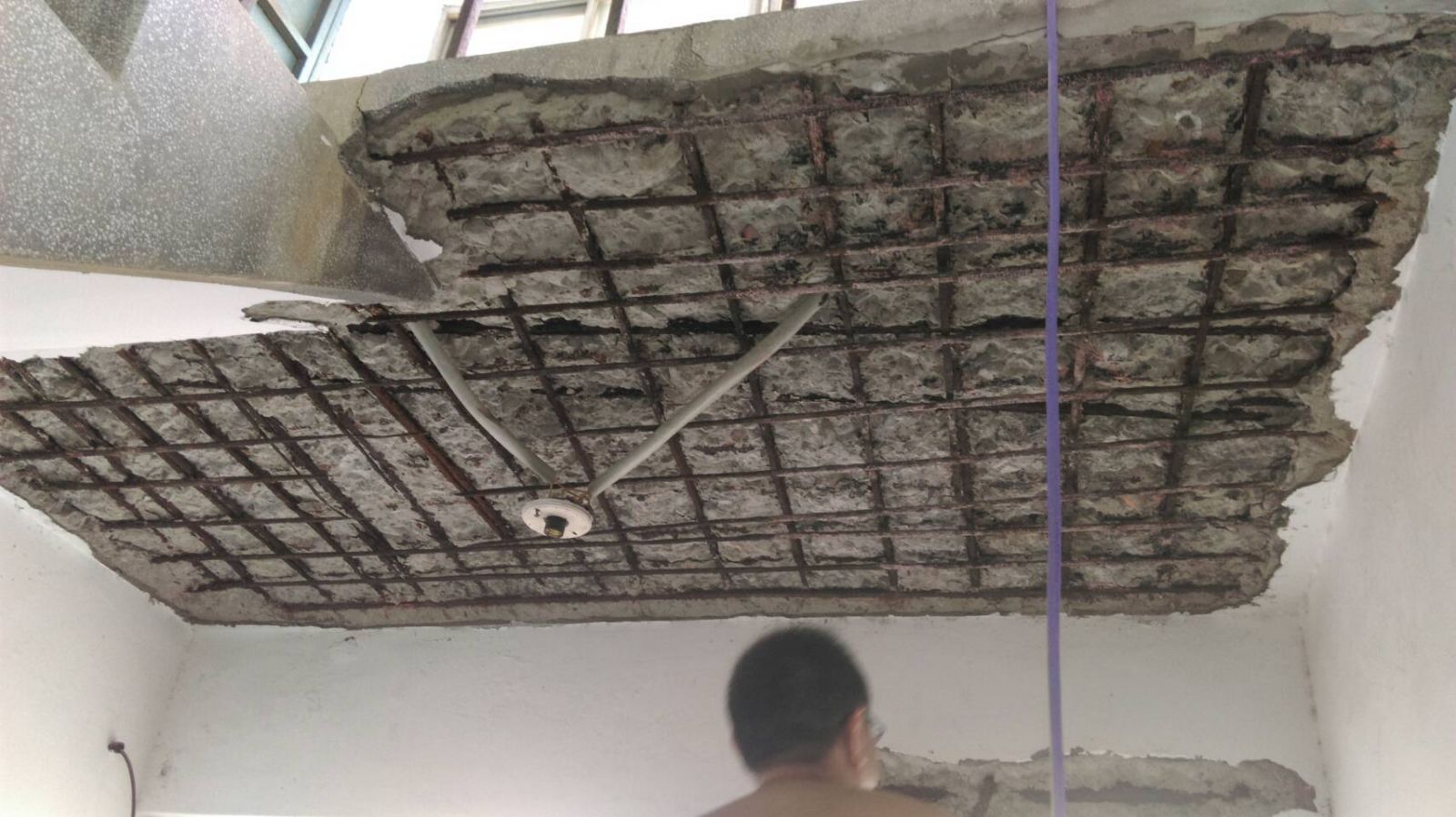 刨除劣化混凝土