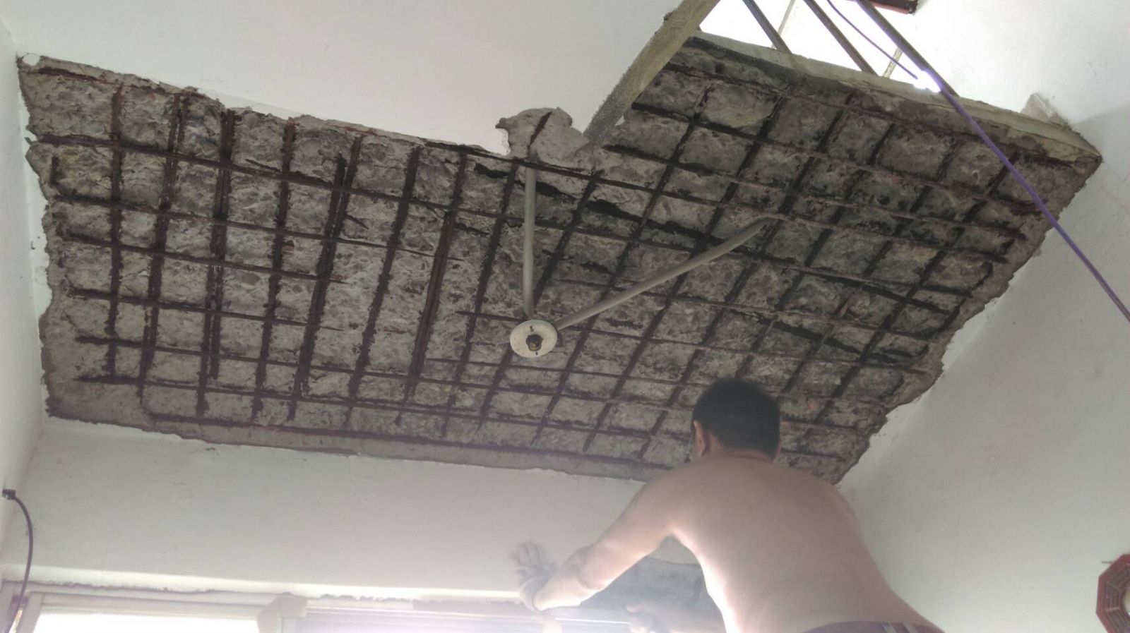 刨除劣化混凝土