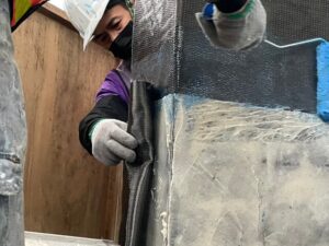 碳纖維圍束貼附第1層