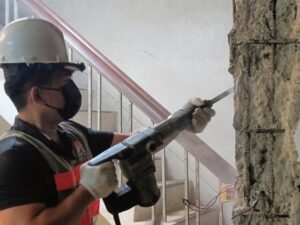 刨除劣化混凝土